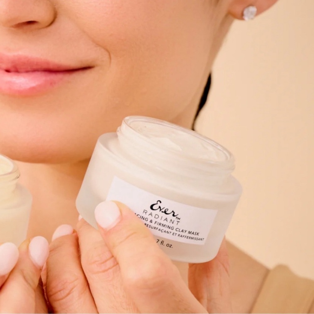EVER NIP RADIANT Resurfacing And Firming Clay Mask Hyaluronic Acid Vitamin C